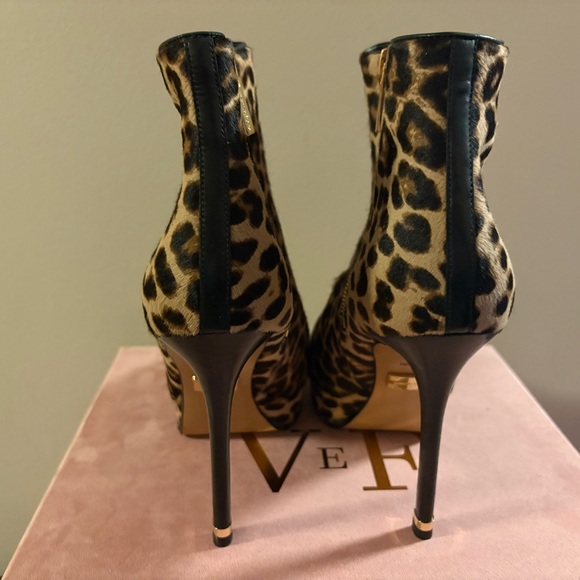 Brand New without Box Michael Kors Leopard Platform Boots Size 9 - Picture 3 of 8